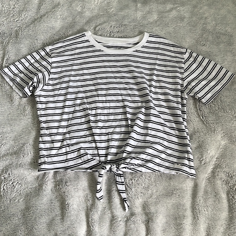 Hollister cropped tees